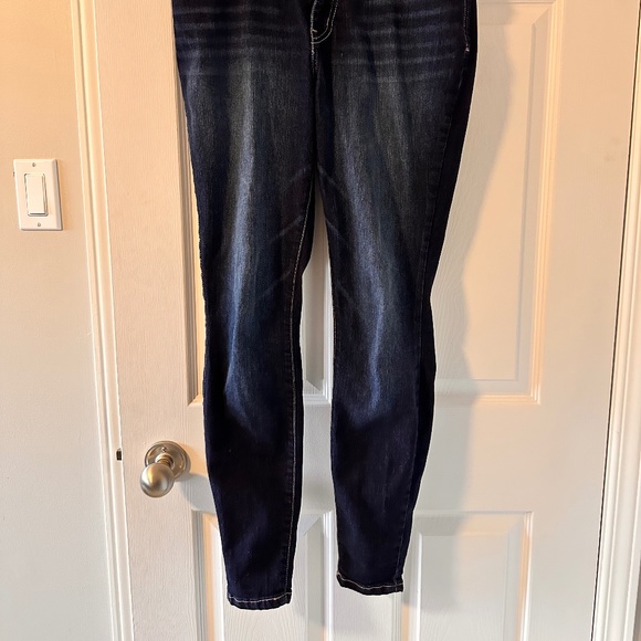 Maurices Everflex High-Rise Super Skinny Curvy Jeans - Picture 2 of 5